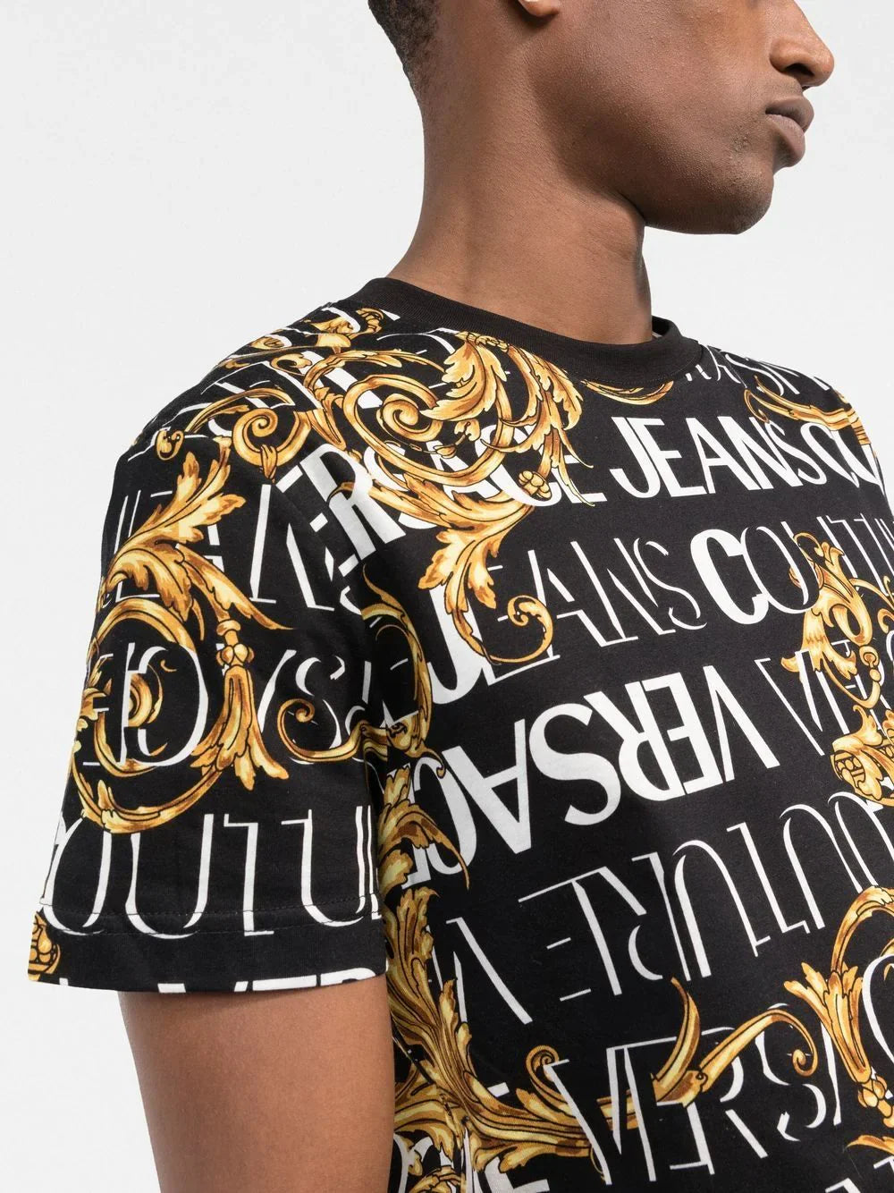 Round T-shirt