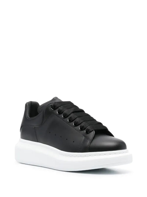 Alexander McQueen
Sneakers with thick soles