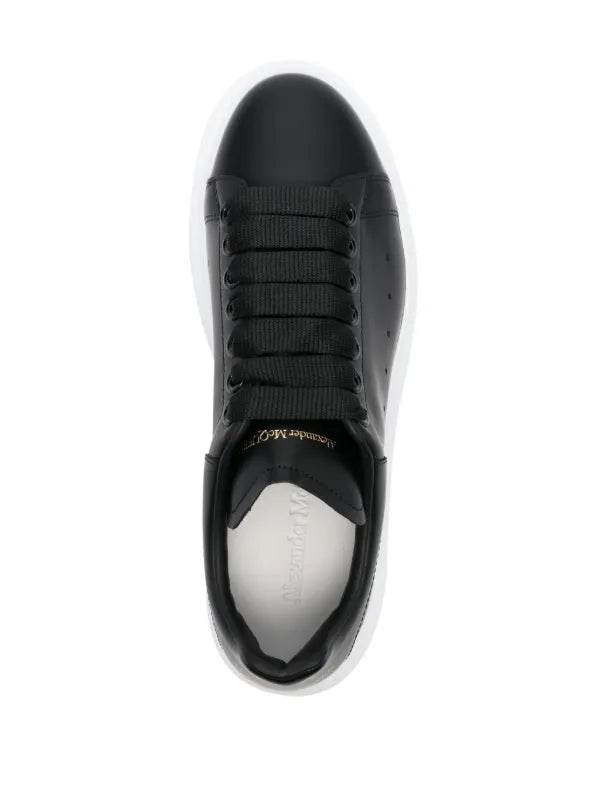 Alexander McQueen
Sneakers with thick soles