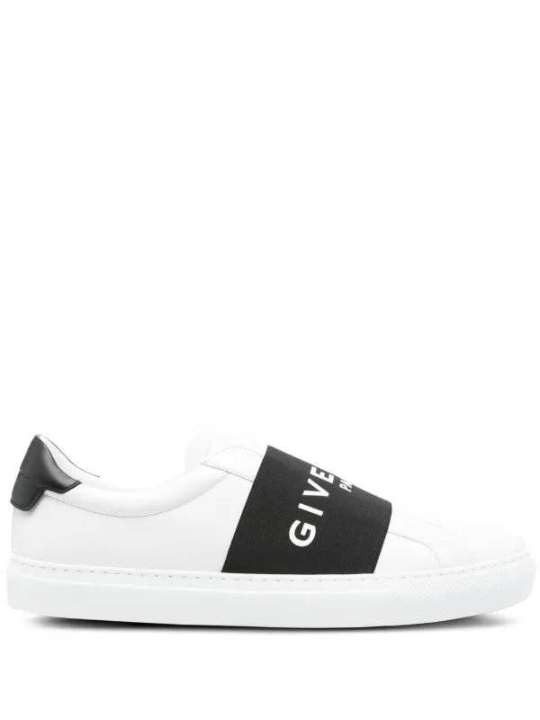 Givenchy
Urban Street Sneaker