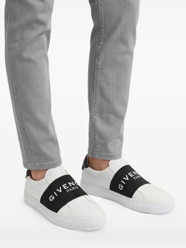 Givenchy
Urban Street Sneaker