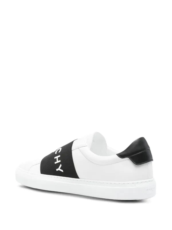 Givenchy
Urban Street Sneaker