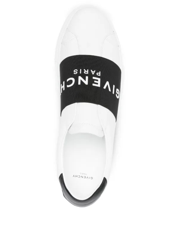 Givenchy
Urban Street Sneaker