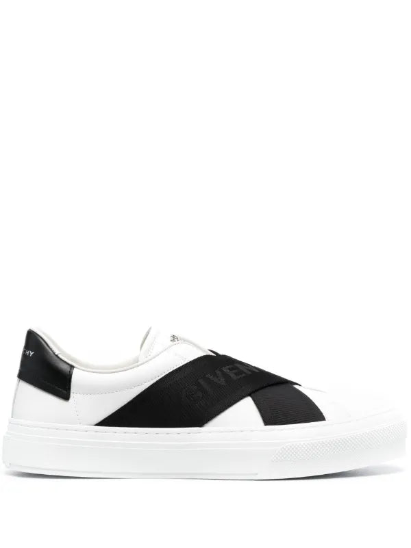 Givenchy
Urban Street Sneaker