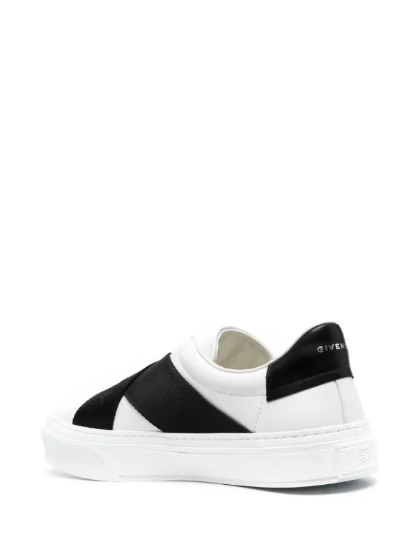 Givenchy
Urban Street Sneaker