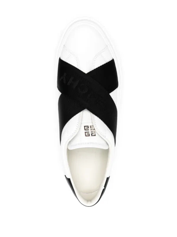 Givenchy
Urban Street Sneaker