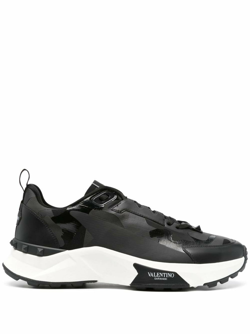 Valentino Garavani
Snickers 'True Act'