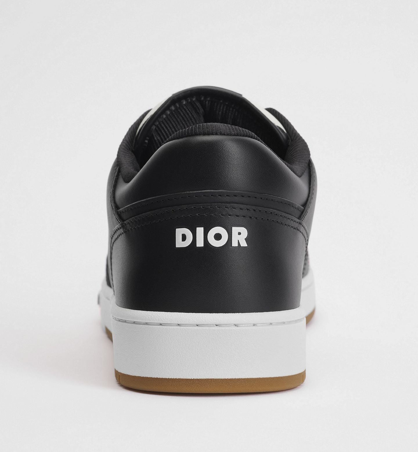 B27 Uptown Low-Top Sneaker
Black Smooth Calfskin with Beige and Black Dior Oblique Jacquard
