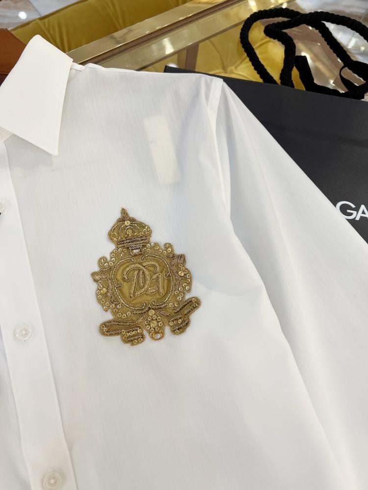Dolce & Gabbana
Shirt with brand logo badge