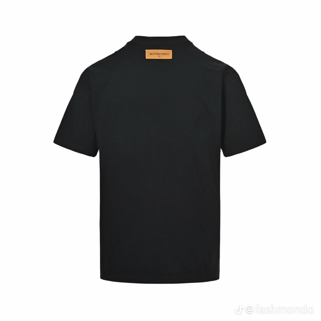 LOUIS VUITTON - Spring 2026
Embellished Short-Sleeved Crewneck